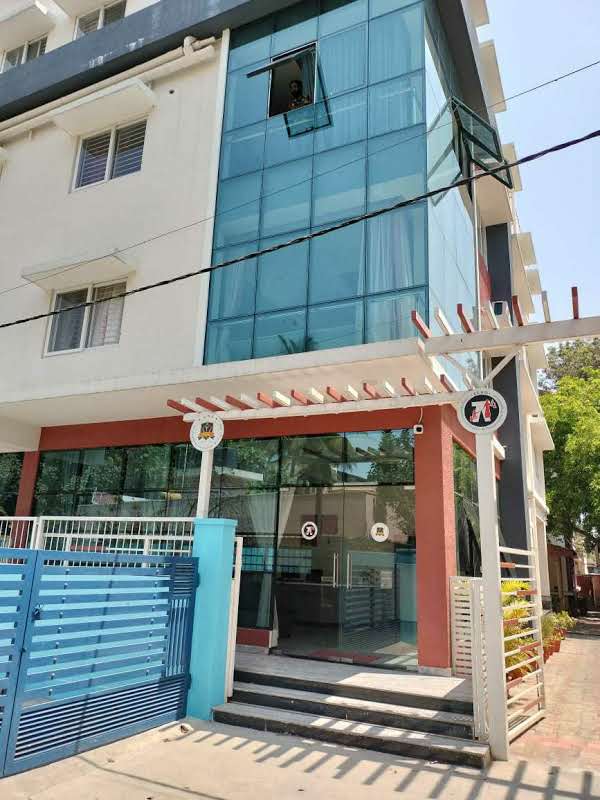 Yuvatel Hotel